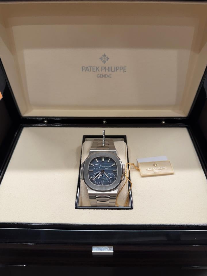 Patek Philippe Nautilus Full set with tags and paperwork barel